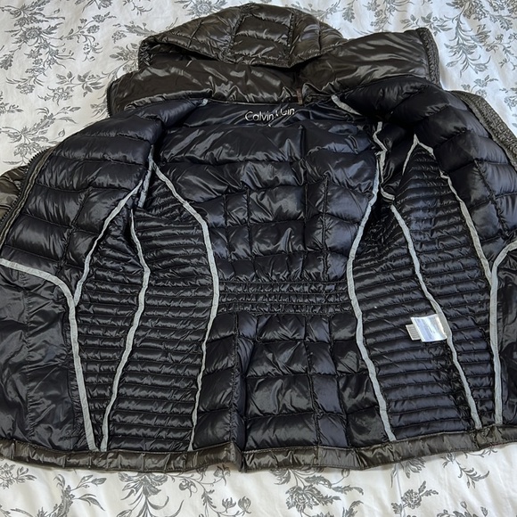Calvin Klein Lightweight Premium Down Woman’s Puffer Jacket - Picture 6 of 11